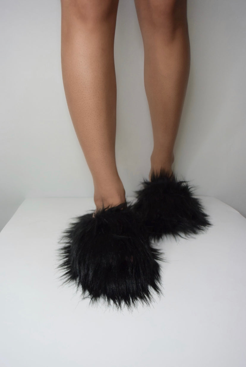 Fur Slippers - Black